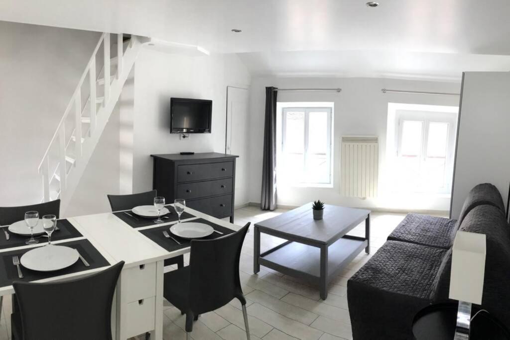 Duplex Bellifontain Au Coeur De Fontainebleau Apartment Luaran gambar